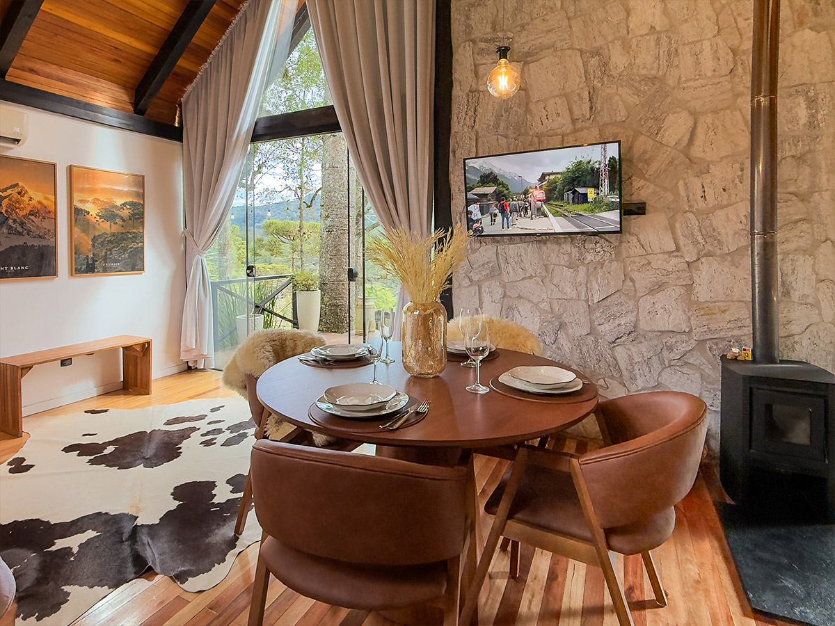Sala de estar com vista panorâmica